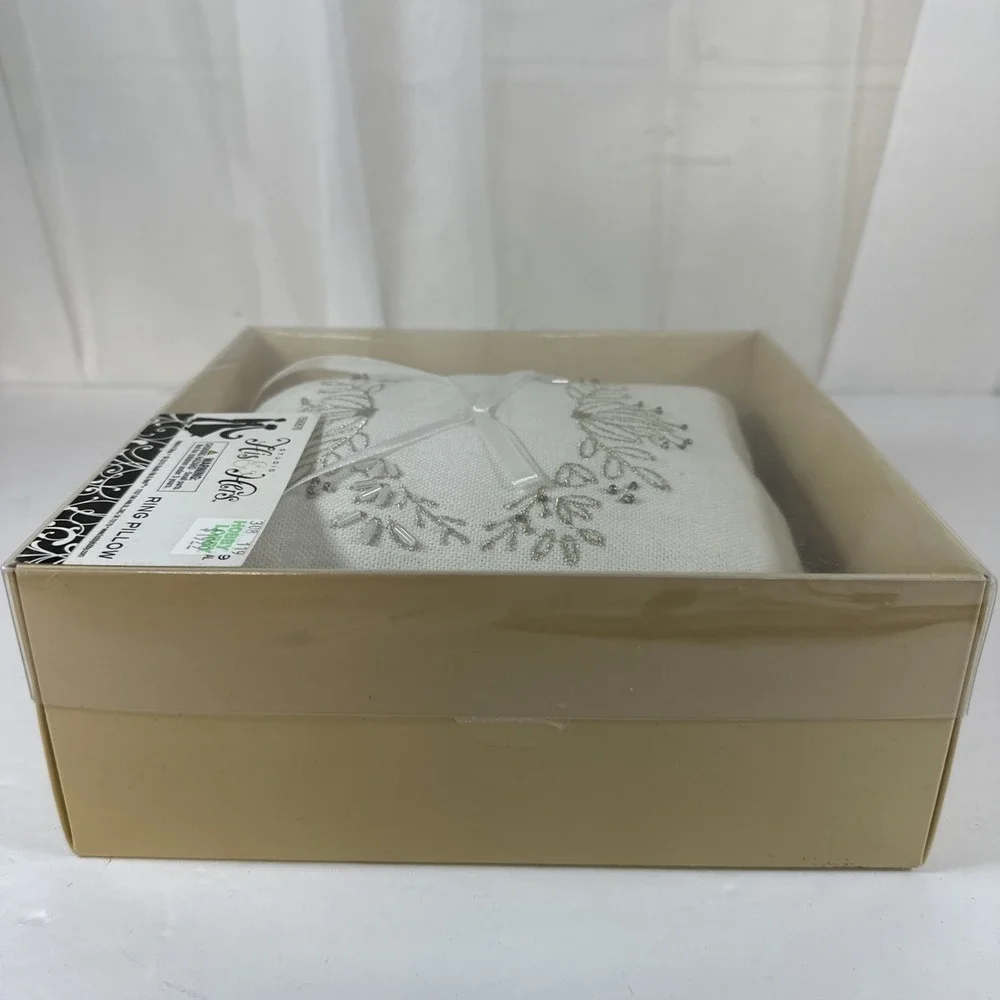 New Studio His & Hers Wedding Ring Pillow Ivory Gold And Silver
